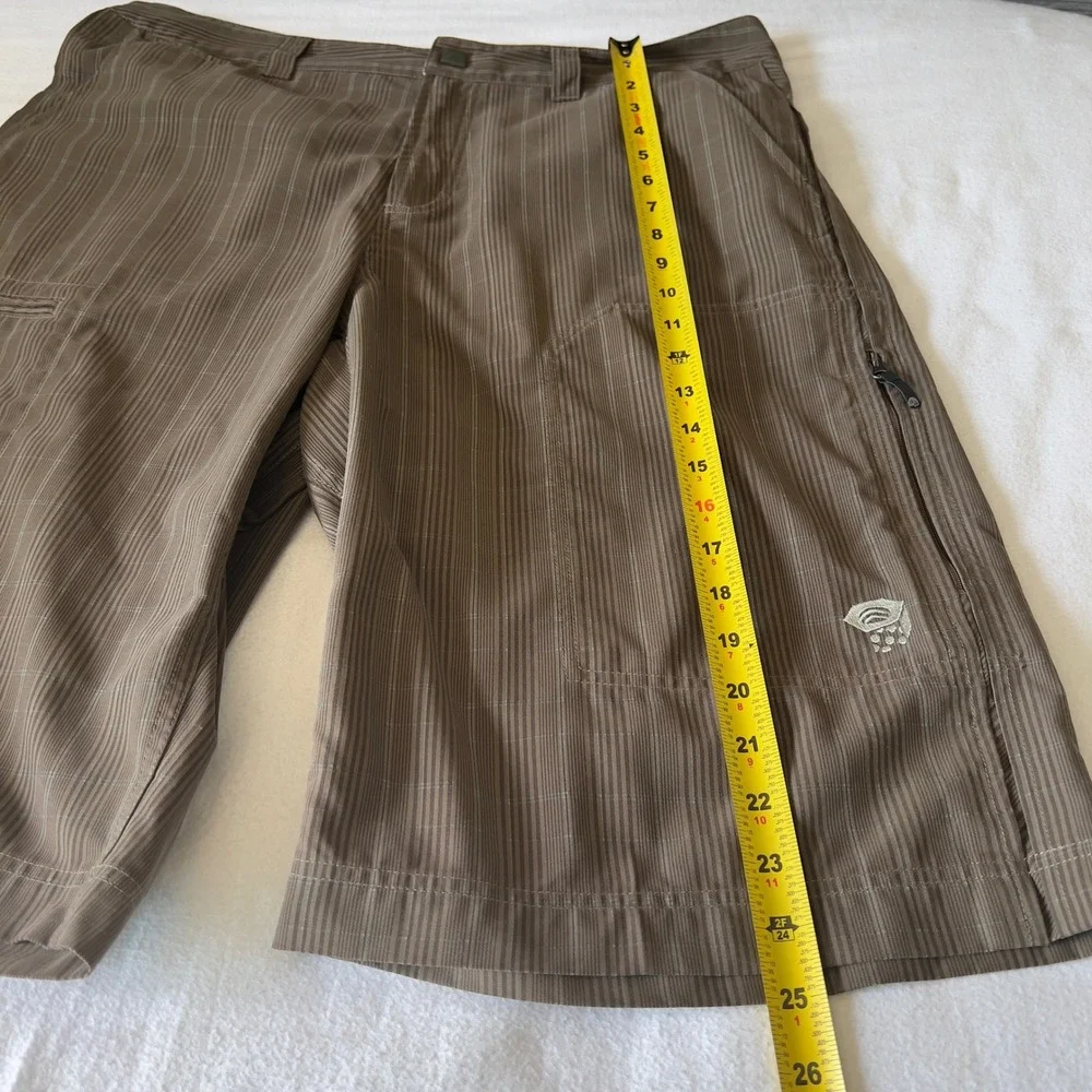Mountain Hardwear Mens Brown Striped Cargo Shorts Size Large Gorpcore Outdoor